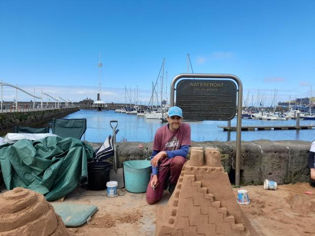 Whitehaven News: Richard Shilling creates sculptures out of sand 